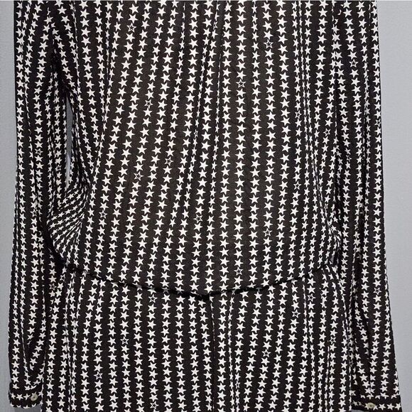 🔥H&M black dress with tiny stars. So pretty. EUC, Oversized size 6. - Picture 9 of 9